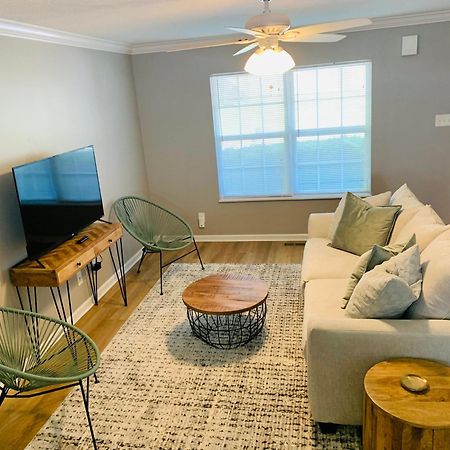 Вилла Sleek Retreat W/ Modern Vibes Ноксвилл Экстерьер фото